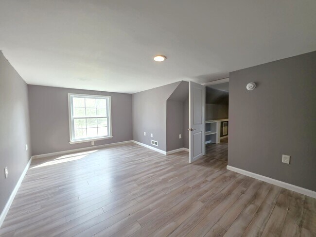 Building Photo - 25711 Delmar Rd