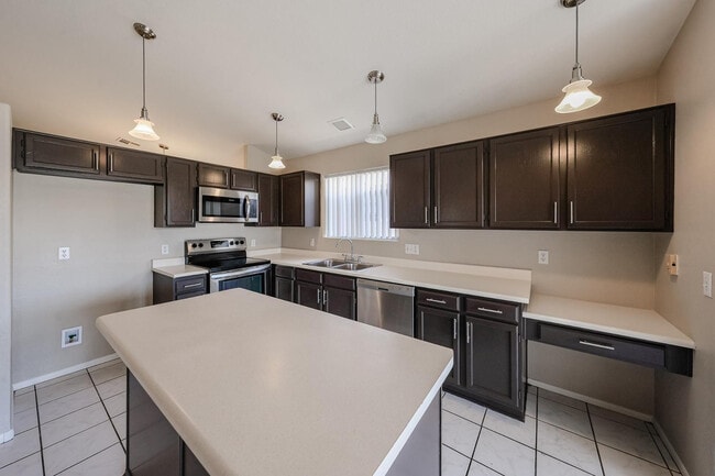 Building Photo - 3215 W Abraham Ln