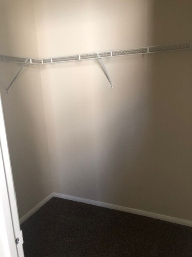 Building Photo - Expansive 3 Bedroom Treat with 2+ Bonus Ro...
