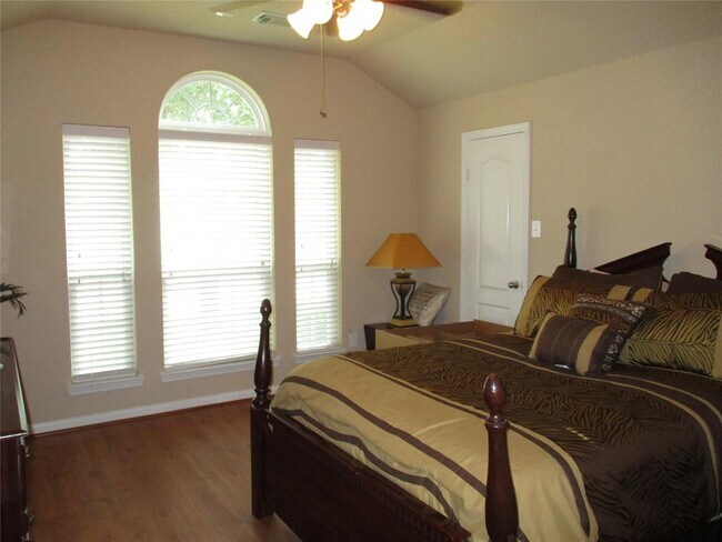 Building Photo - 13203 Barons Cove Ln