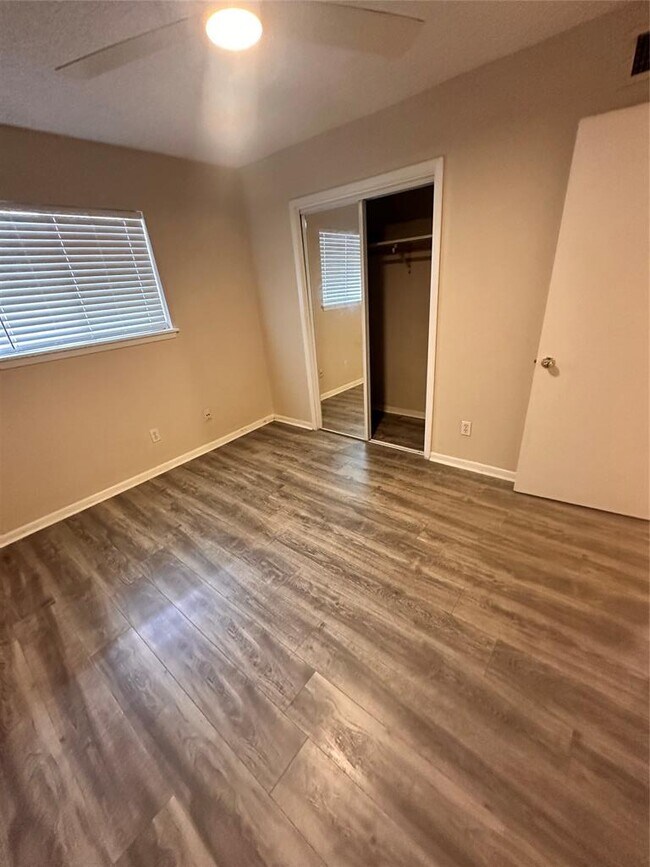 Building Photo - 1725 Toomey Rd