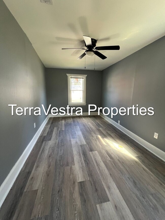 Building Photo - 4 Bedroom Single Family in Pennsville! Eligible for $500 Security Deposit.