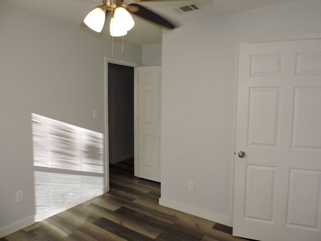 Building Photo - Lots of updates!