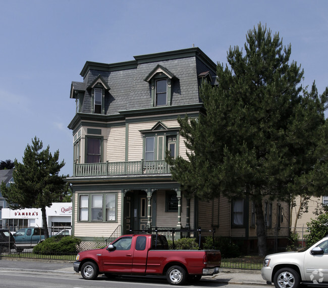 Building Photo - 155-163 Elmwood Ave