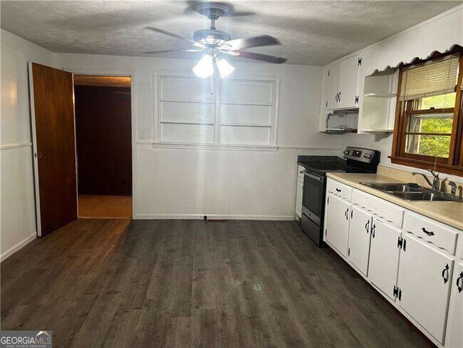 Building Photo - 3743 Jiles Rd