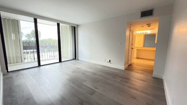 Building Photo - 2000 Presidential Way