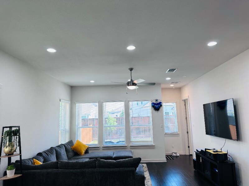 Building Photo - 1336 Westborough Ln