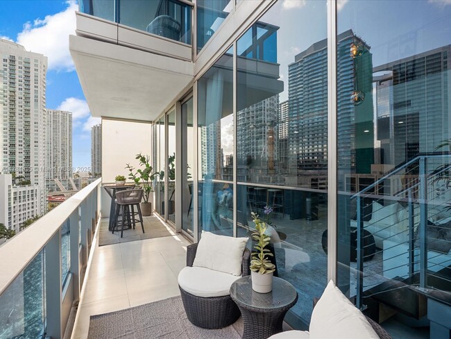 Building Photo - 200 Biscayne Blvd Way