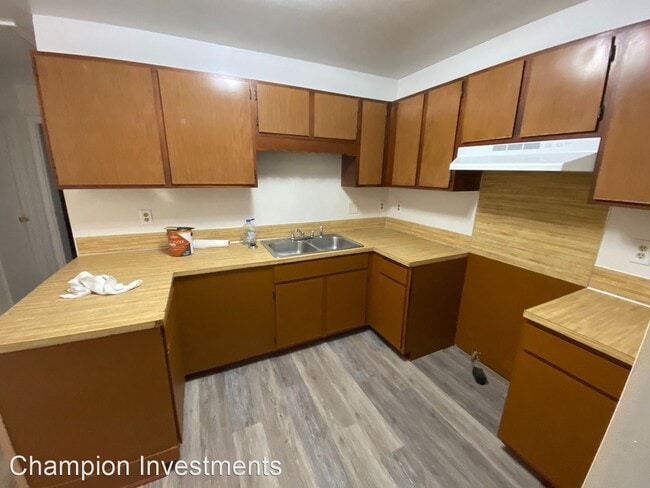 Building Photo - 2 br, 1 bath House - 846 Warren St. c 7 C-7
