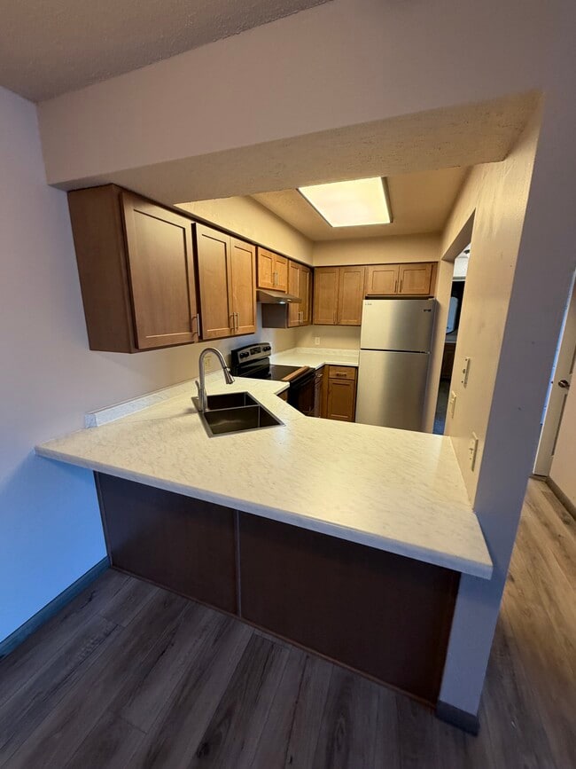 Building Photo - Regency Apartments