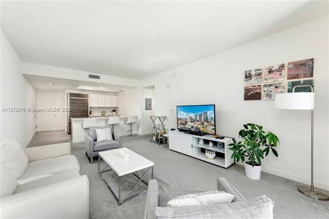 Building Photo - 1100 S Miami Ave