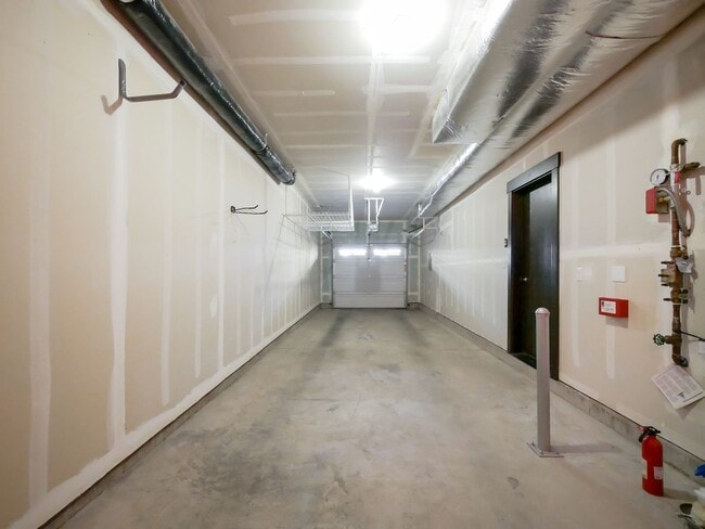 Building Photo - Peaceful 3 bed, 2.5 bath townhouse in Rent...