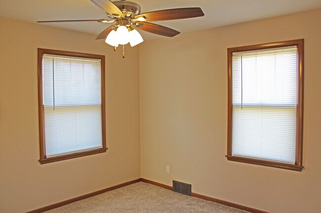 Building Photo - 2-Bedroom, 1-Bath House for Rent