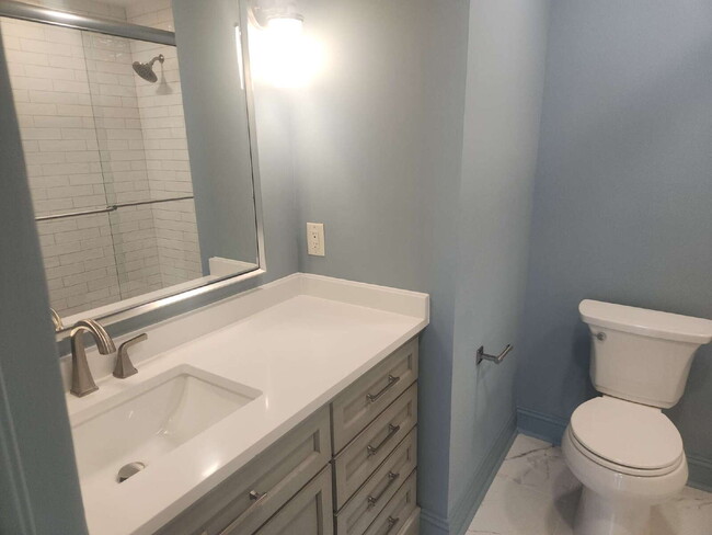 Building Photo - Renovated Two Bedroom Condo on Hilton Head...