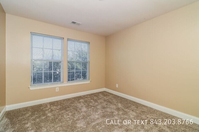 Building Photo - 9034 Parlor Dr