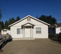 Building Photo - 1121 Kenwood Ave