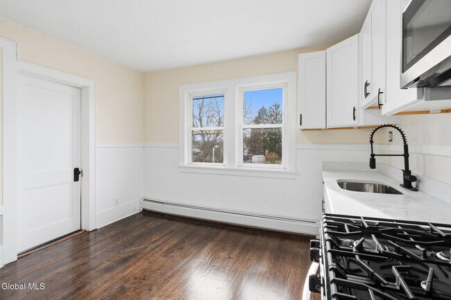 Building Photo - 16 Berkley Ave