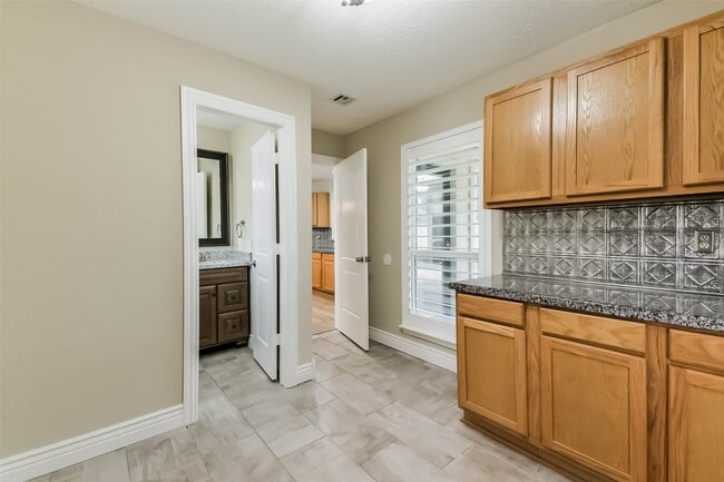 Building Photo - 3911 Cherry Forest Dr