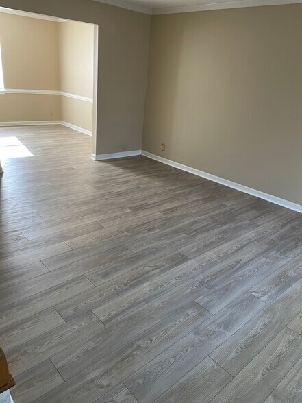 Living Room - 11700 Robindale Rd
