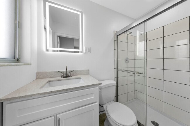 Building Photo - 1308 Havenhurst Rd