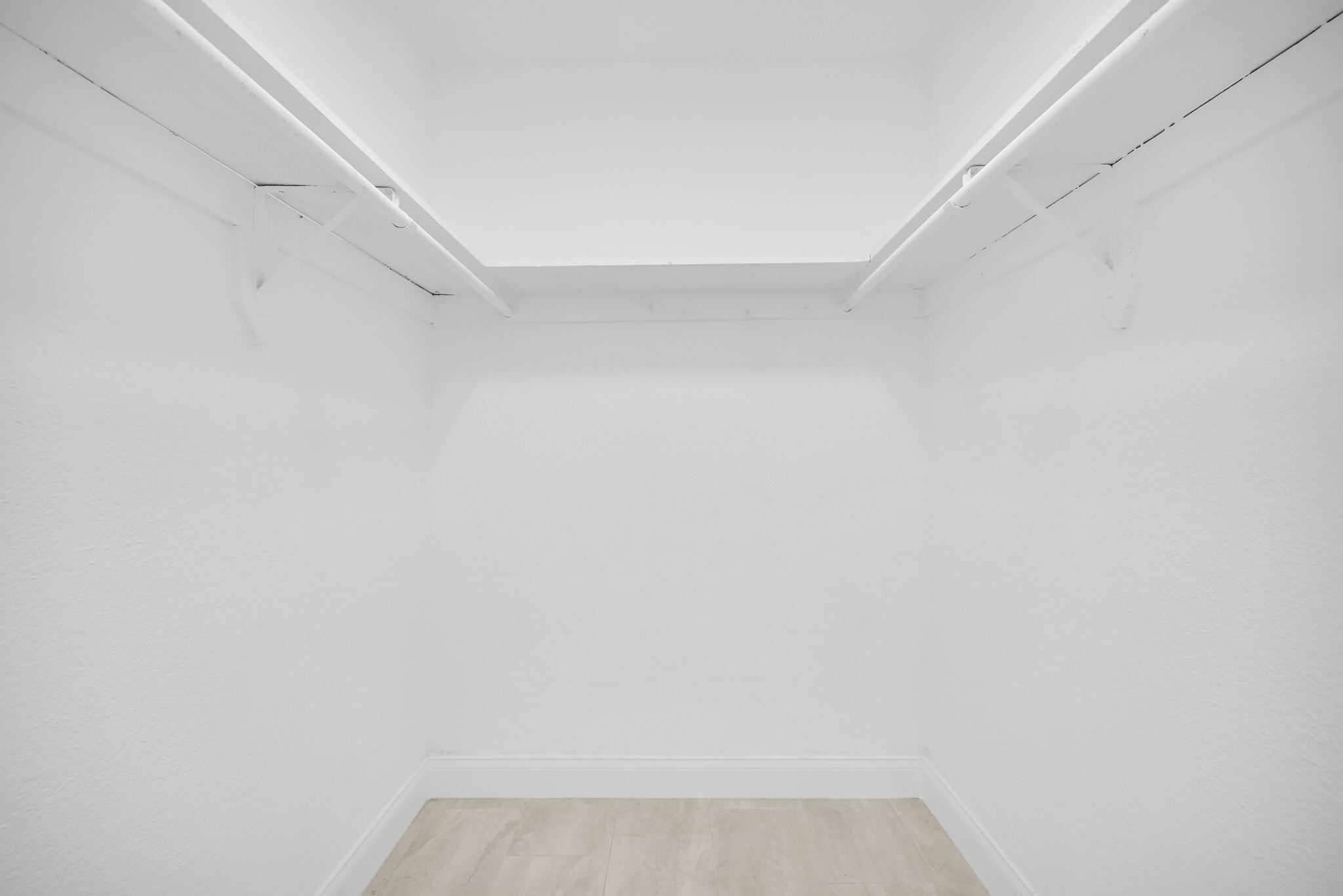 Building Photo - 1400 NW 2nd Ave