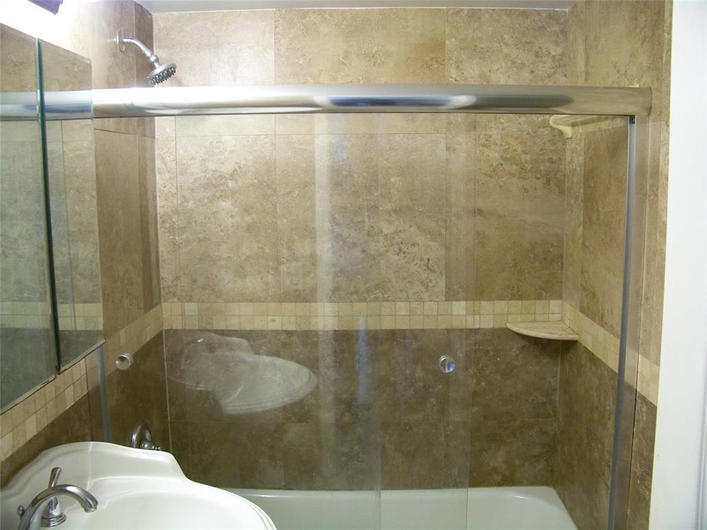 Building Photo - 3218 NW 103rd Ter