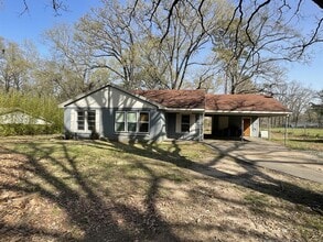 Building Photo - 3073 Gorton Rd