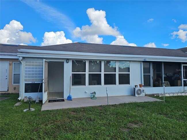 Building Photo - 915 Club Cir