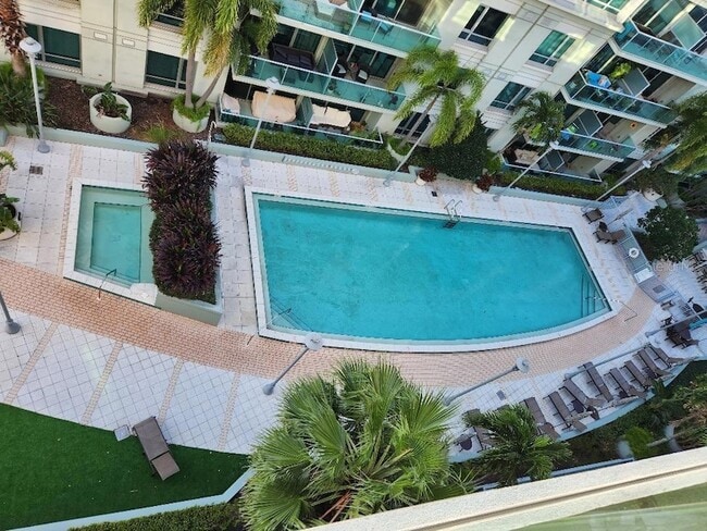 Building Photo - 912 Channelside Dr