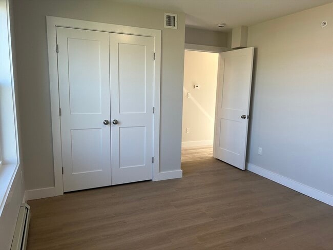 Building Photo - 151 Shepard St