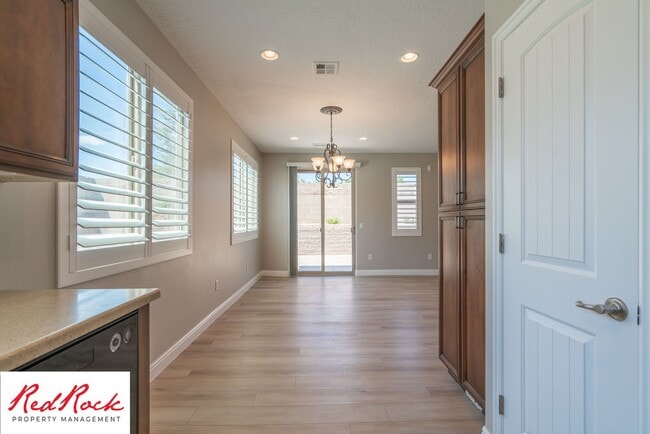 Building Photo - 3 Bedroom Coral Canyon Home on Corner Lot