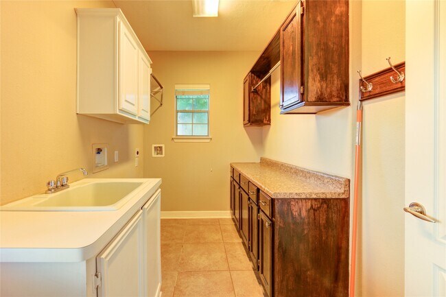 Building Photo - 7803 Courtney Manor Ln