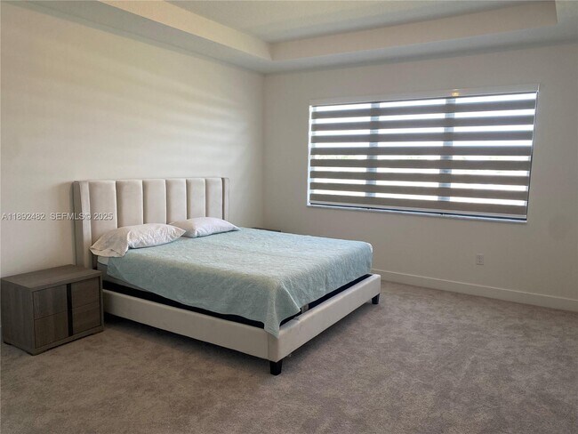 Building Photo - 4435 SW 174th Ave