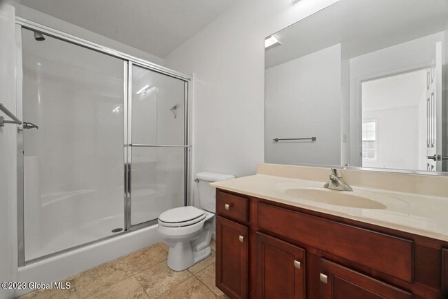 Building Photo - 25B Pointe W Dr