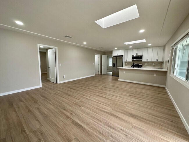 Building Photo - Newly Renovated 2023!! Super close to camp...