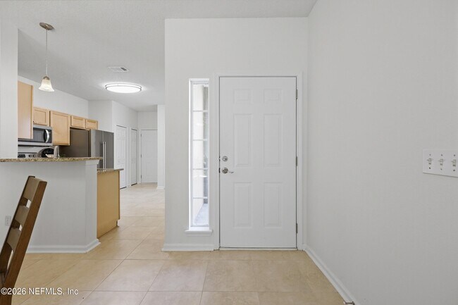 Building Photo - 334 Scrub Jay Dr