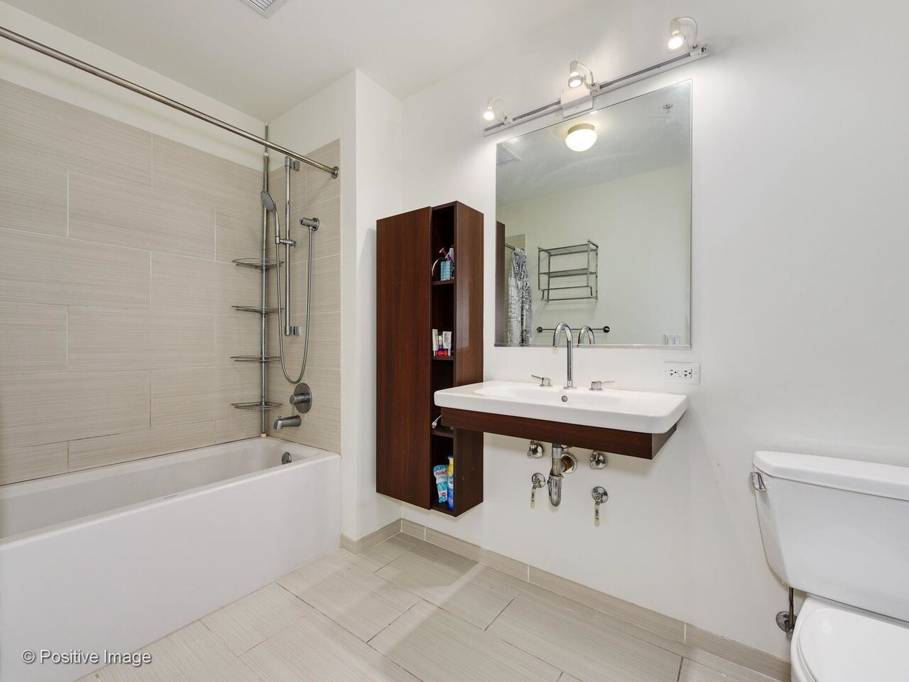 Building Photo - 1345 S Wabash Ave