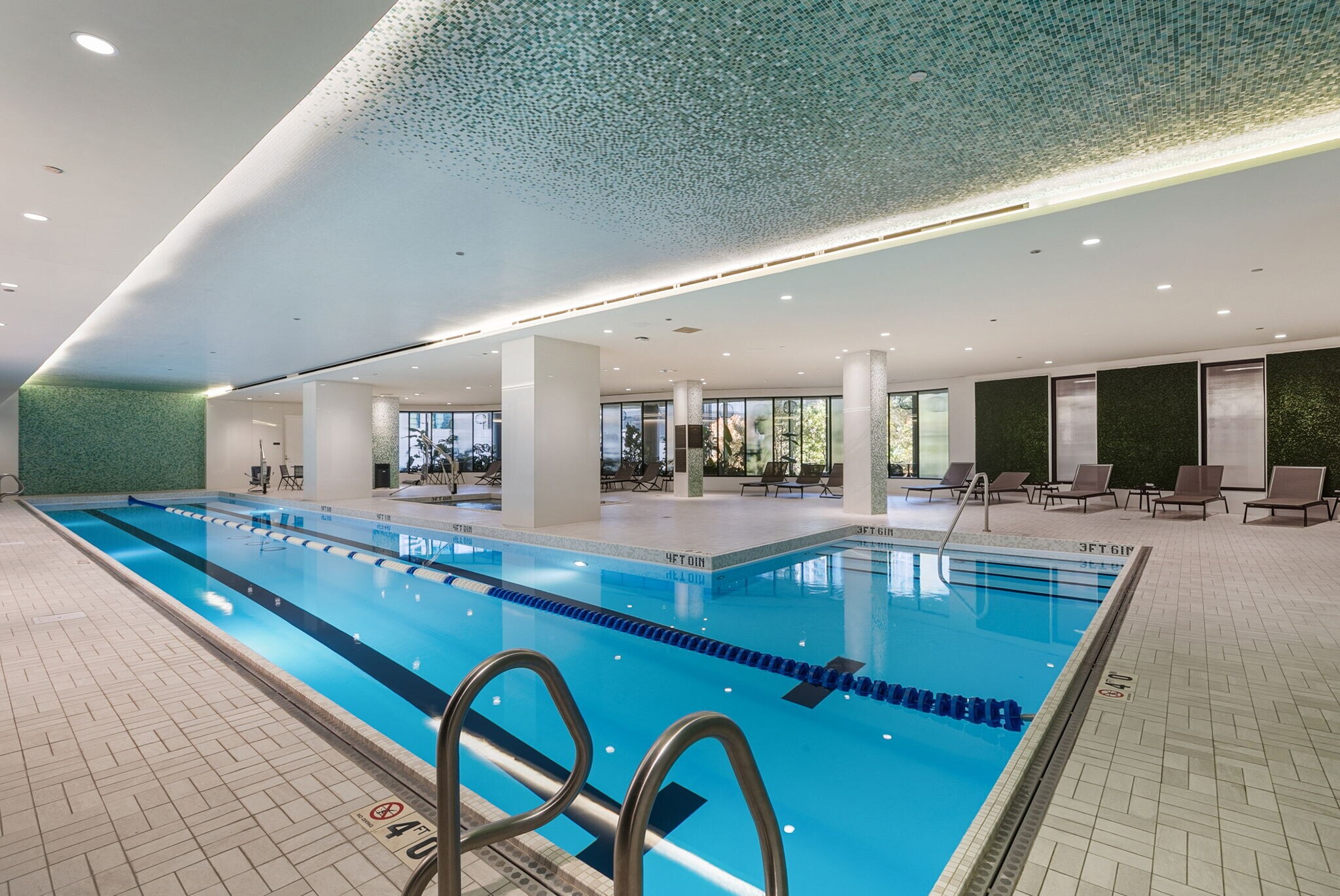 Building Photo - 211 N Harbor Dr