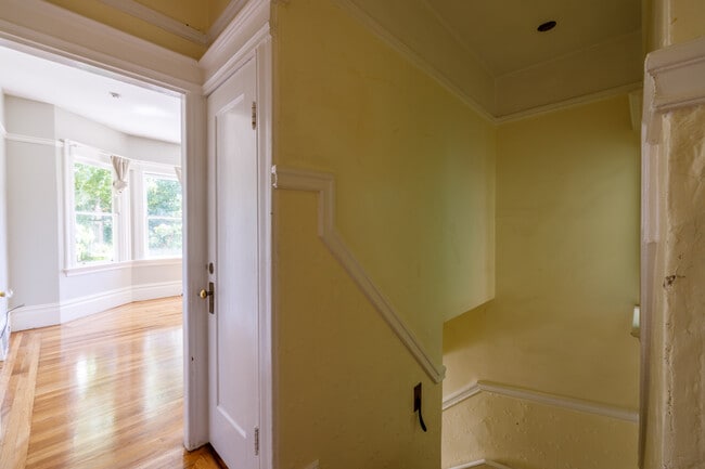 Building Photo - 2840 Bryant St