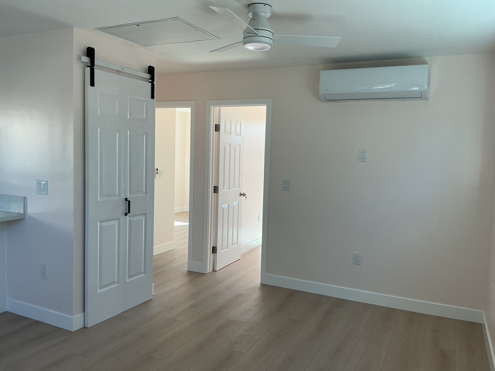 Building Photo - 5109 Dubois Dr