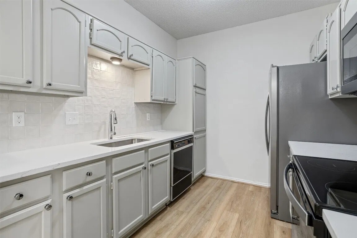 Building Photo - 4313 Flamingo Way