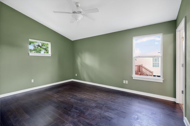 Building Photo - 5010 N Prieur St