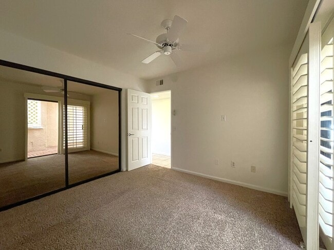 Building Photo - AVAILABLE NOW!  3 Bedroom 2 Bathroom Condo in Sunrise Country Club