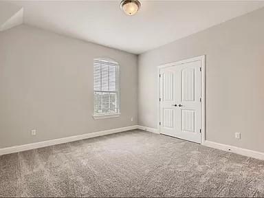Building Photo - 8715 Vantage Point Dr