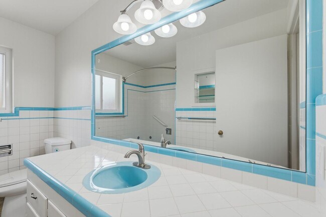 Building Photo - 4070 College Dr