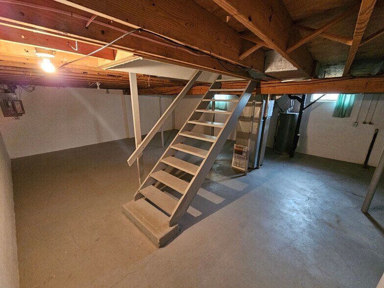 Building Photo - 763 Karlson Dr