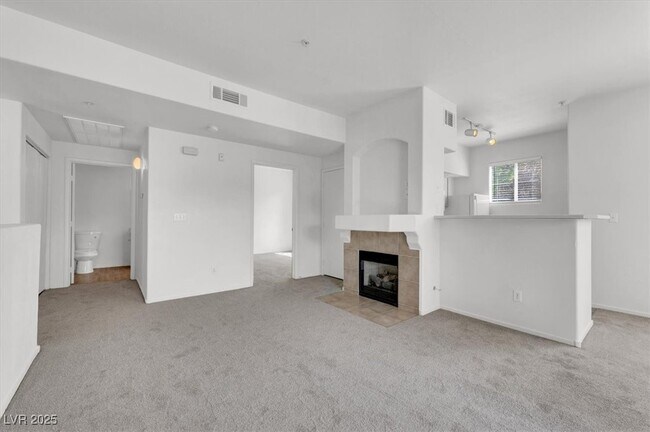 Building Photo - 9050 W Warm Springs Rd