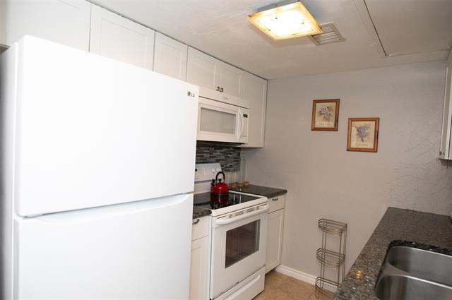 Building Photo - 5881 Preston View Blvd