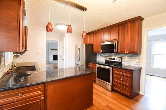 Building Photo - Coming Soon!! 3 Bedroom 2.5 Bathroom : Dogs Okay