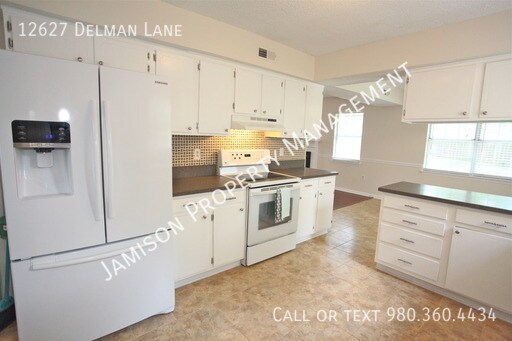 Building Photo - 12627 Delman Ln